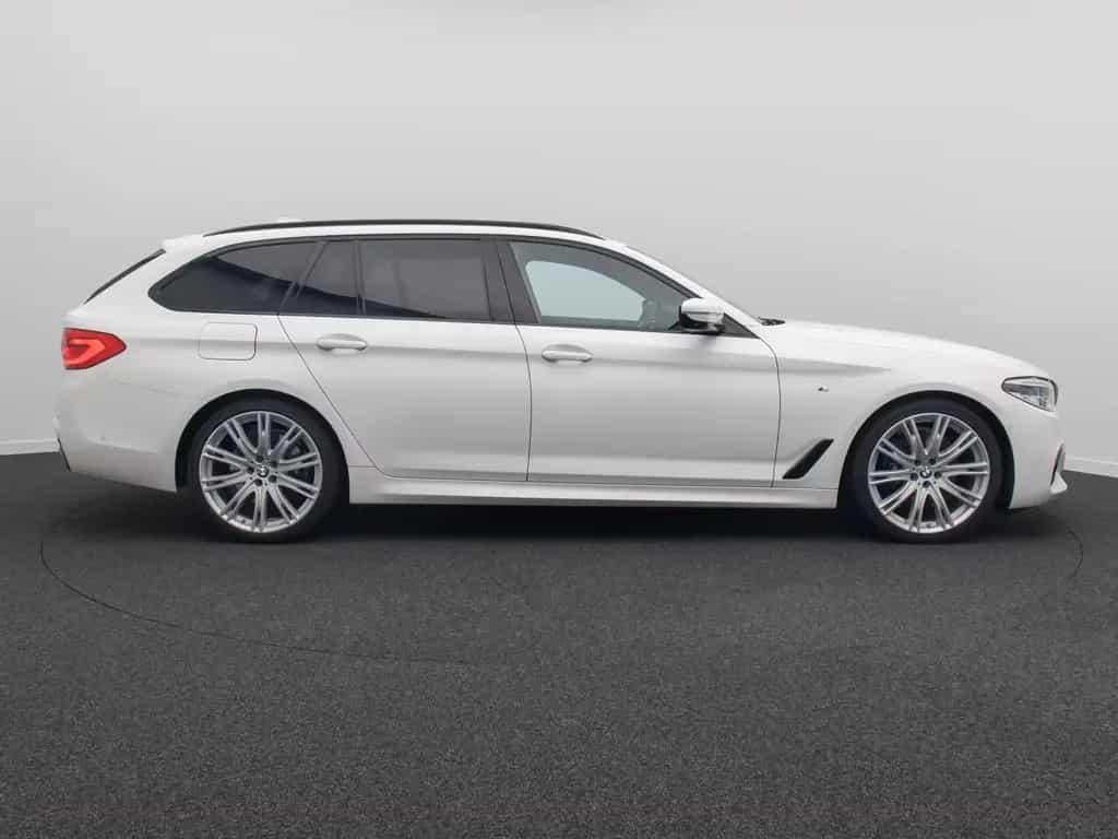 BMW 5 Series 530d M Sport 360°Komfort Panorama HUD DAB 20Zoll 12/2019-photo-4