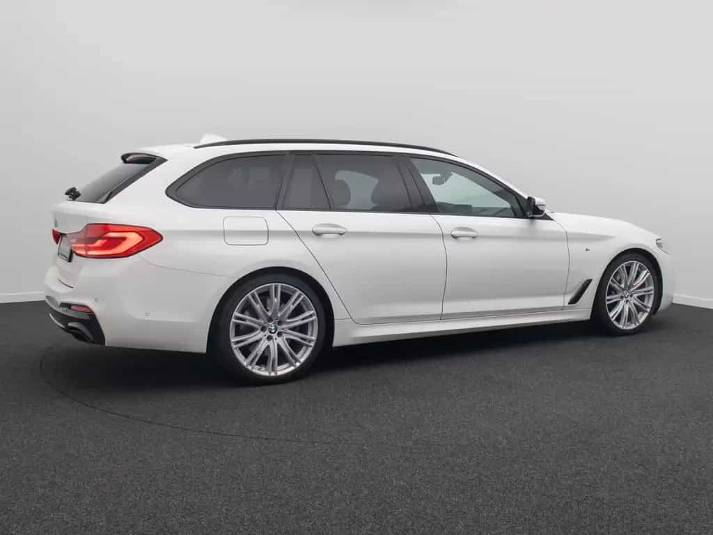 BMW 5 Series 530d M Sport 360°Komfort Panorama HUD DAB 20Zoll 12/2019-photo-5