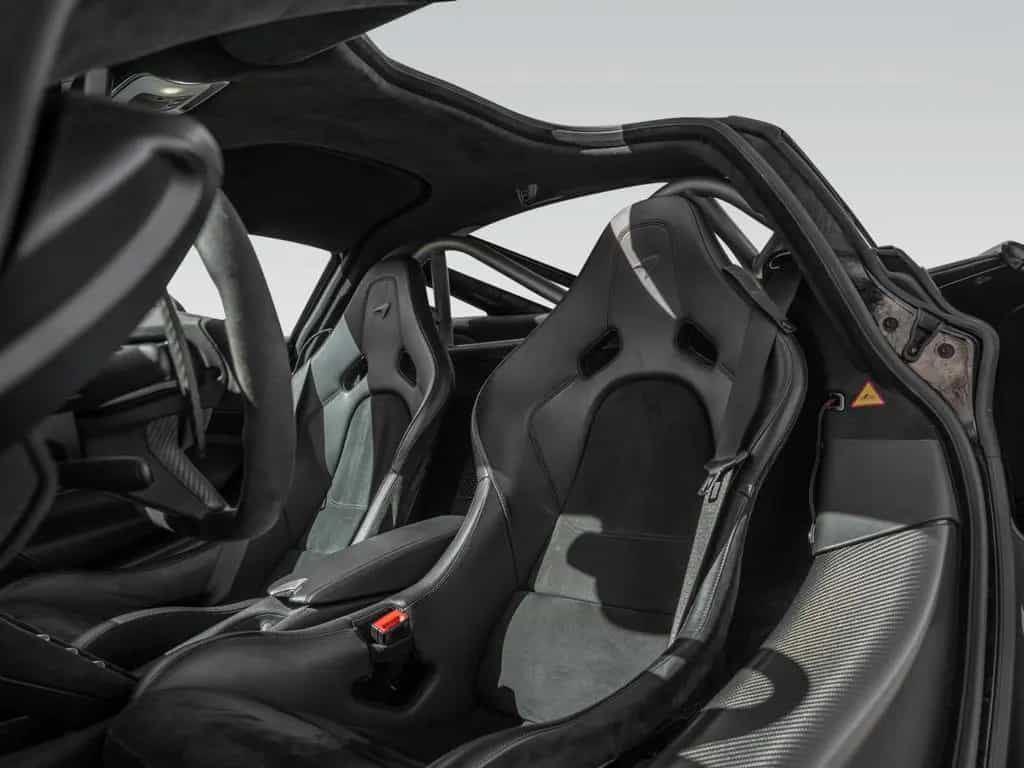 McLaren 720S Coupé | Racing Seats | Harness Bar | B&W 07/2022-photo-6