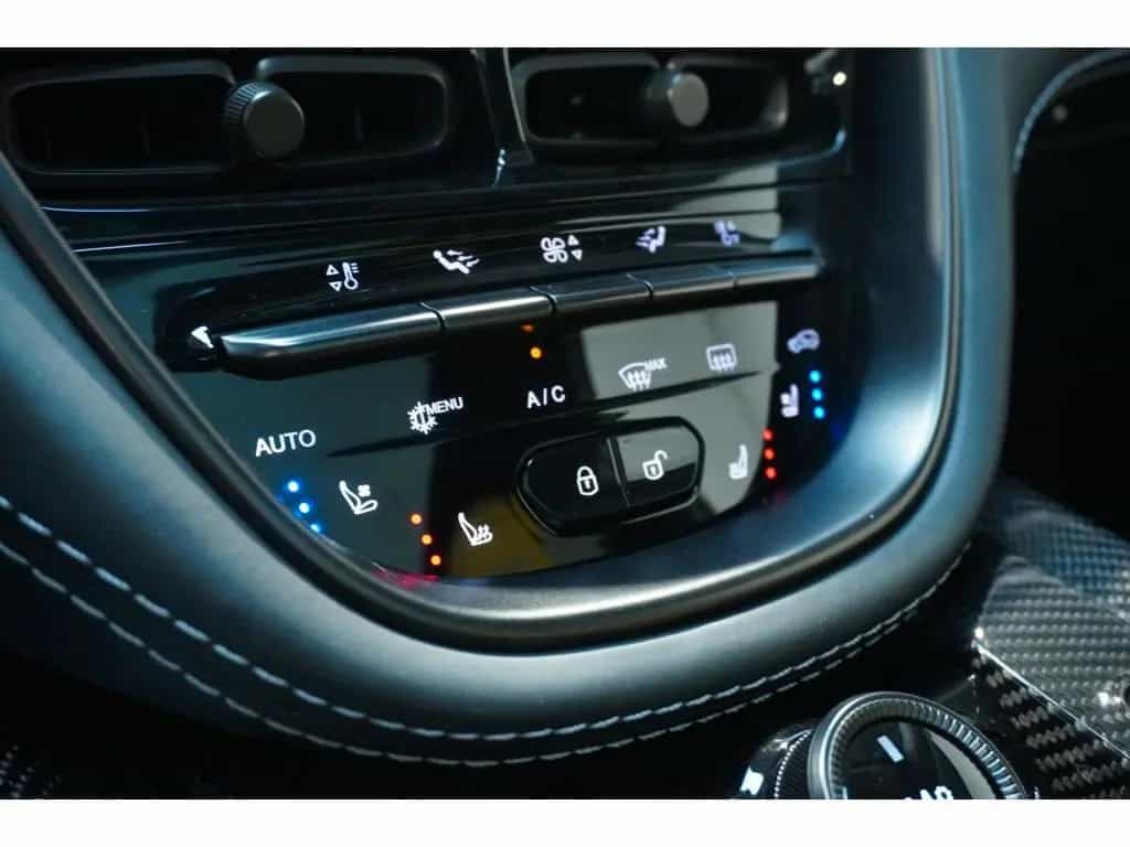 Aston Martin DBX 4.0 V8 DBX707 08/2023-photo-31
