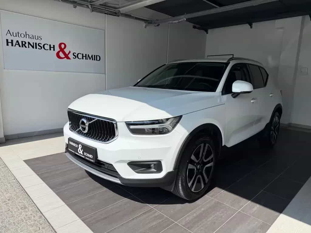 Volvo XC 40 Momentum Pro, ALLRAD, Winterpaket, 12/2020-photo-0