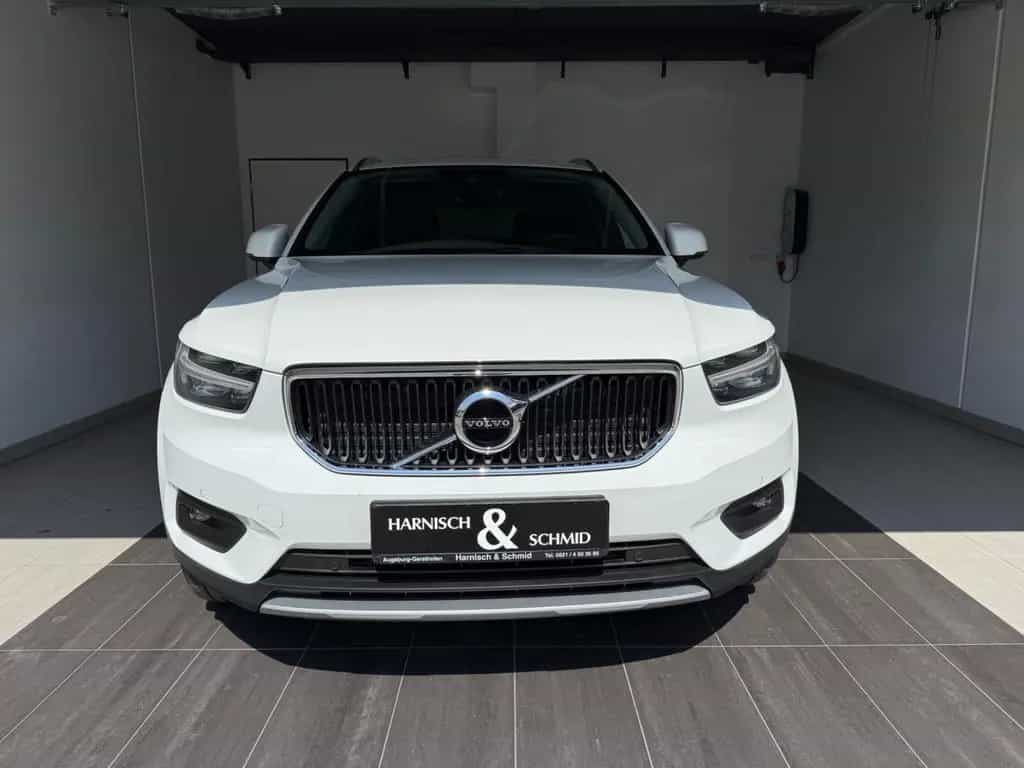 Volvo XC 40 Momentum Pro, ALLRAD, Winterpaket, 12/2020-photo-1
