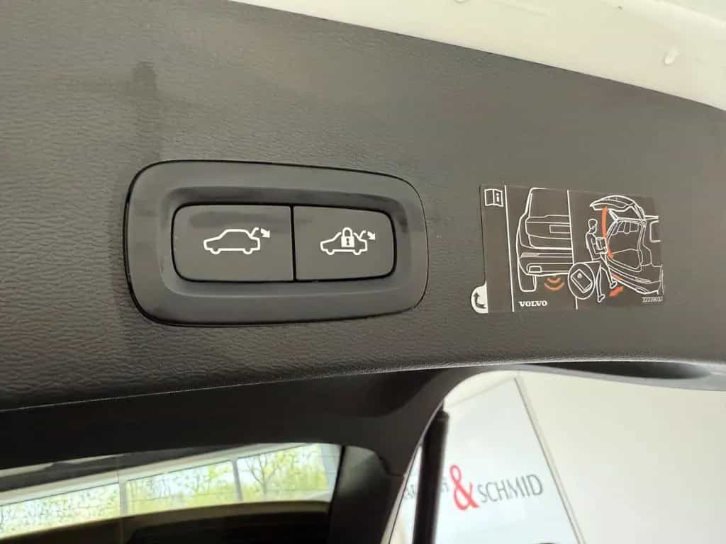 Volvo XC 40 Momentum Pro, ALLRAD, Winterpaket, 12/2020-photo-13