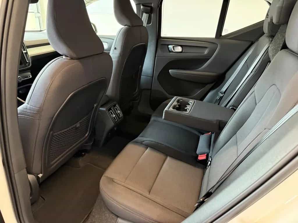 Volvo XC 40 Momentum Pro, ALLRAD, Winterpaket, 12/2020-photo-14