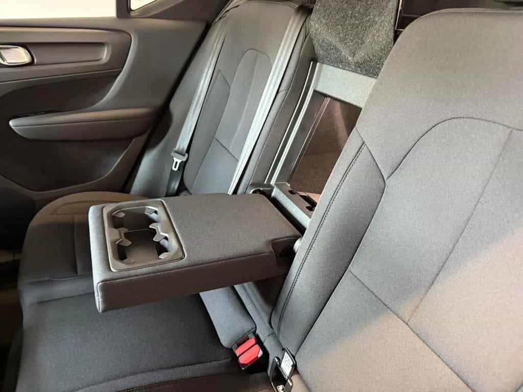 Volvo XC 40 Momentum Pro, ALLRAD, Winterpaket, 12/2020-photo-15