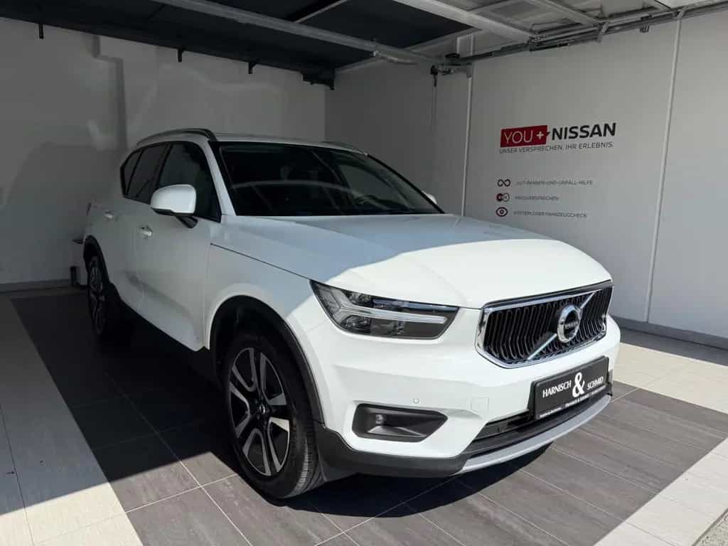 Volvo XC 40 Momentum Pro, ALLRAD, Winterpaket, 12/2020-photo-2