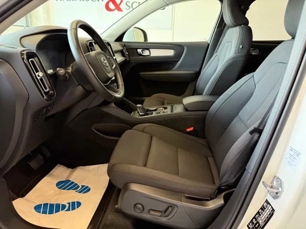 Volvo XC 40 Momentum Pro, ALLRAD, Winterpaket, 12/2020-photo-20
