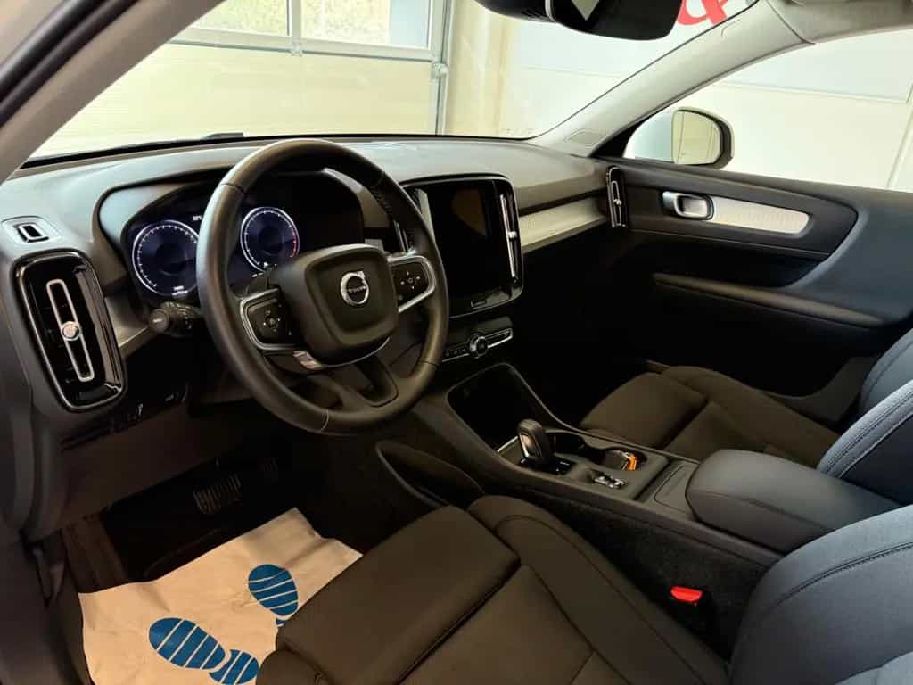 Volvo XC 40 Momentum Pro, ALLRAD, Winterpaket, 12/2020-photo-21