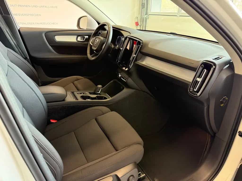 Volvo XC 40 Momentum Pro, ALLRAD, Winterpaket, 12/2020-photo-23