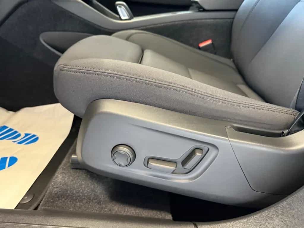Volvo XC 40 Momentum Pro, ALLRAD, Winterpaket, 12/2020-photo-24
