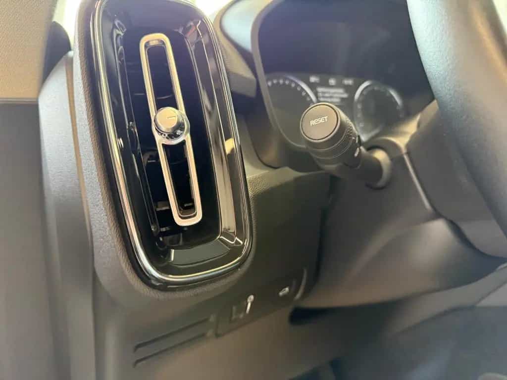 Volvo XC 40 Momentum Pro, ALLRAD, Winterpaket, 12/2020-photo-25
