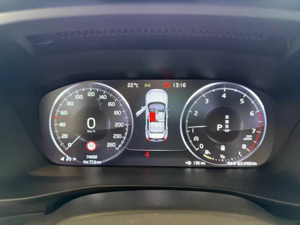 Volvo XC 40 Momentum Pro, ALLRAD, Winterpaket, 12/2020-photo-28