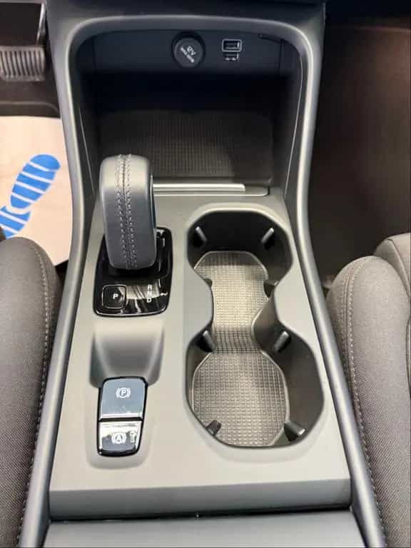 Volvo XC 40 Momentum Pro, ALLRAD, Winterpaket, 12/2020-photo-34