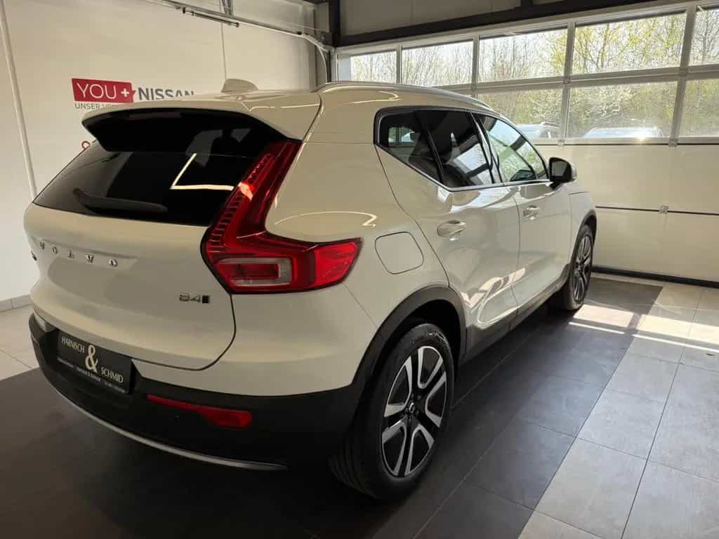 Volvo XC 40 Momentum Pro, ALLRAD, Winterpaket, 12/2020-photo-4