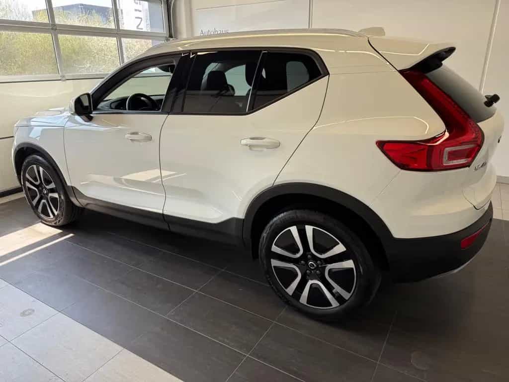 Volvo XC 40 Momentum Pro, ALLRAD, Winterpaket, 12/2020-photo-7
