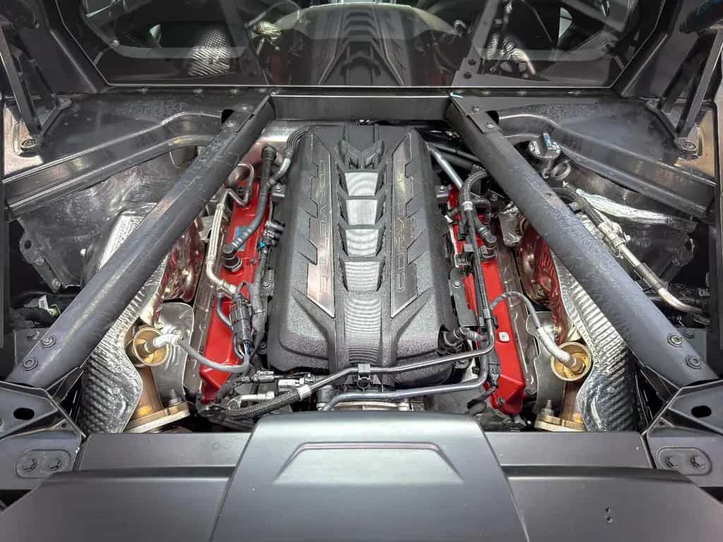 Corvette C8 Stingray Targa LT2 Z51 PERFORMANCE TÜV DE LED 01/2025-photo-16