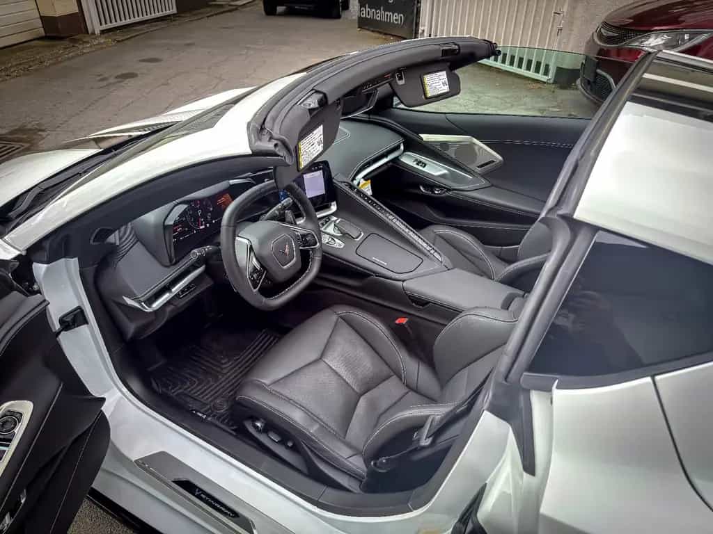 Corvette C8 Stingray Targa LT2 Z51 PERFORMANCE TÜV DE LED 01/2025-photo-20