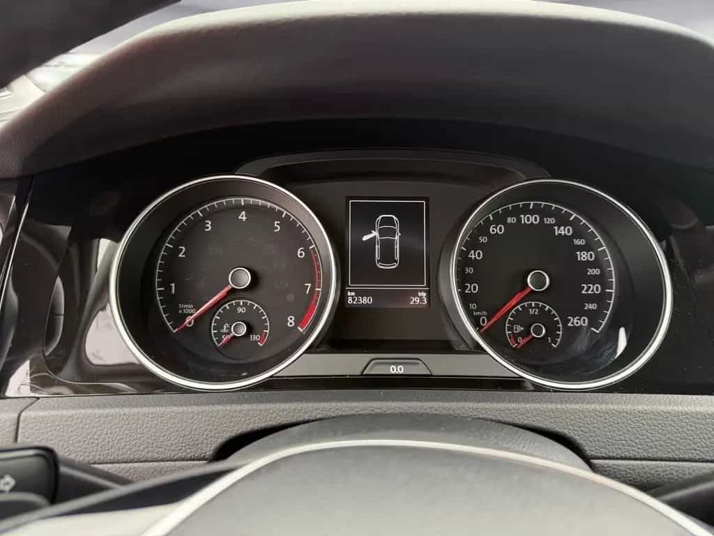 Volkswagen Golf 1.0 Sound 02/2018-photo-3