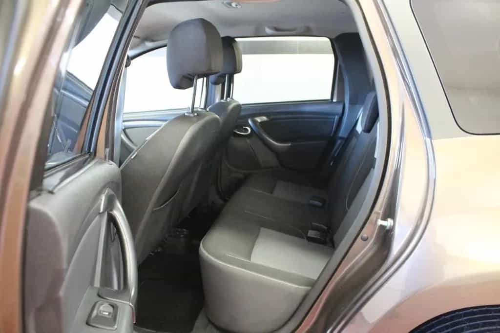Dacia Duster SCE 115 Laureate AHK *Navigation* 02/2018-photo-11
