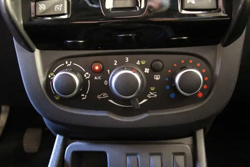 Dacia Duster SCE 115 Laureate AHK *Navigation* 02/2018-photo-29