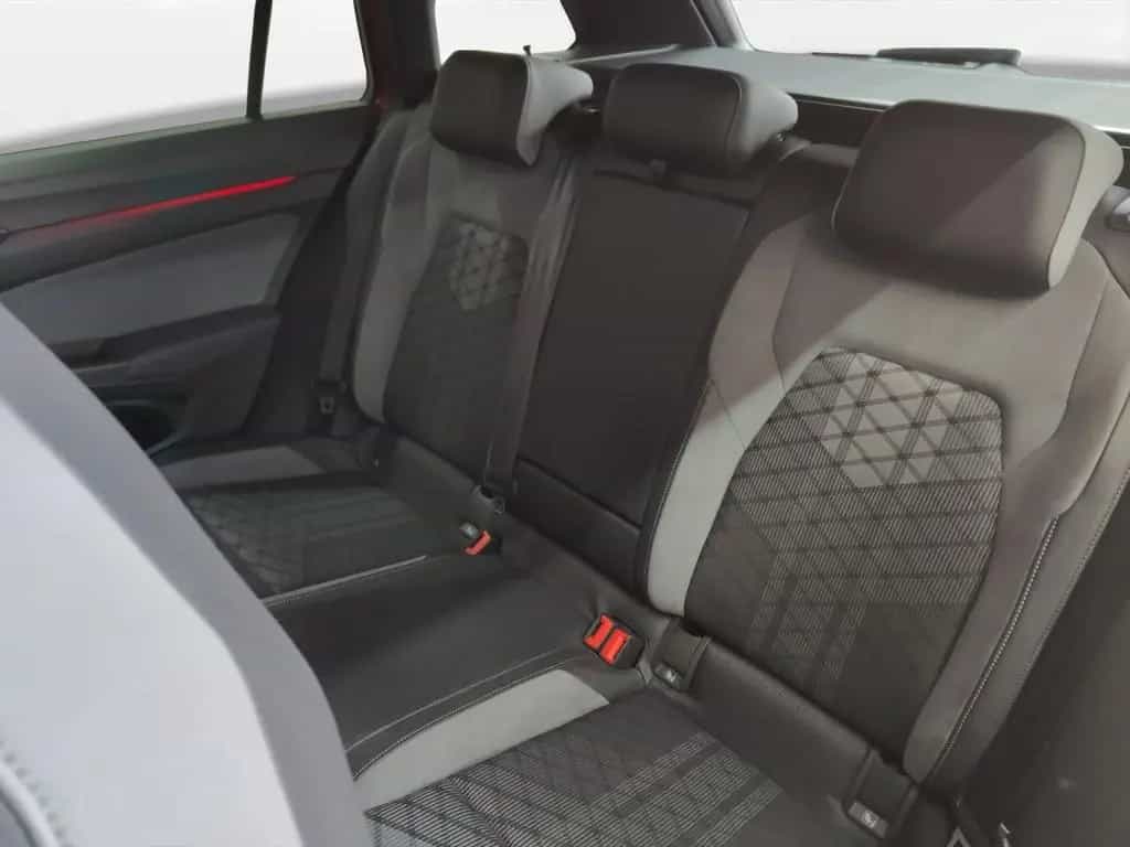 Volkswagen Golf VIII Variant 1.5 eTSI R-Line DSG LED Sthzg. 09/2021-photo-4