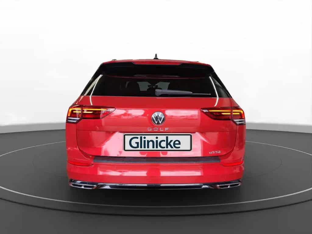 Volkswagen Golf VIII Variant 1.5 eTSI R-Line DSG LED Sthzg. 09/2021-photo-9