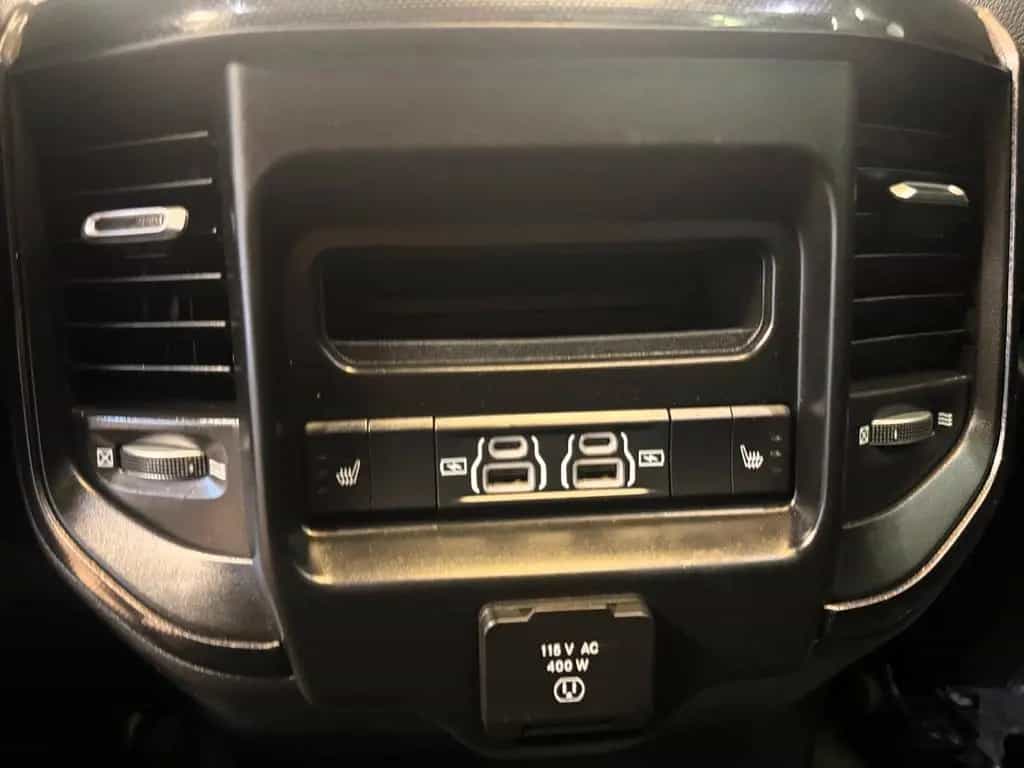 Dodge RAM 1500 5.7 Rebel GT eTorque / 4x4 / Pano 02/2023-photo-26