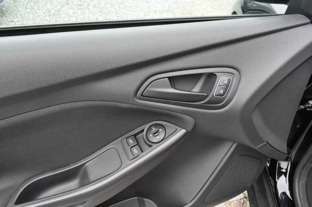Ford Focus Turnier Ambiente S-HEFT/1. HAND/KLIMA 10/2016-photo-13