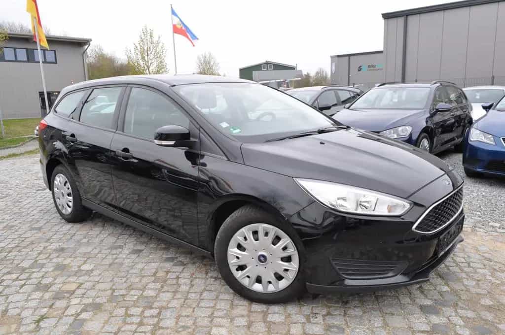 Ford Focus Turnier Ambiente S-HEFT/1. HAND/KLIMA 10/2016-photo-2