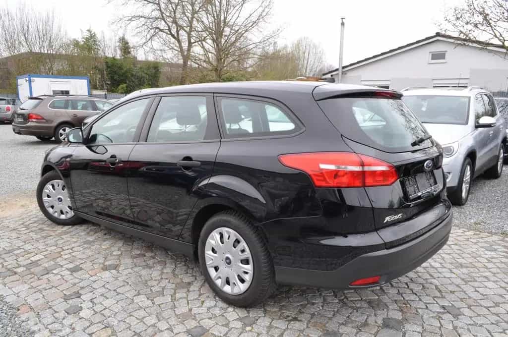 Ford Focus Turnier Ambiente S-HEFT/1. HAND/KLIMA 10/2016-photo-5