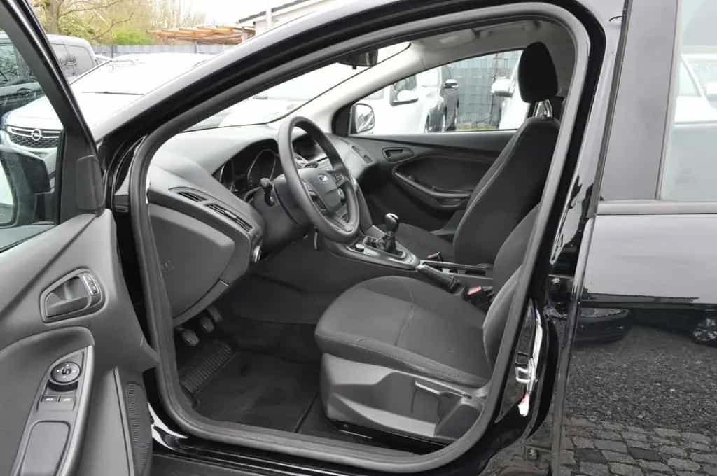 Ford Focus Turnier Ambiente S-HEFT/1. HAND/KLIMA 10/2016-photo-6