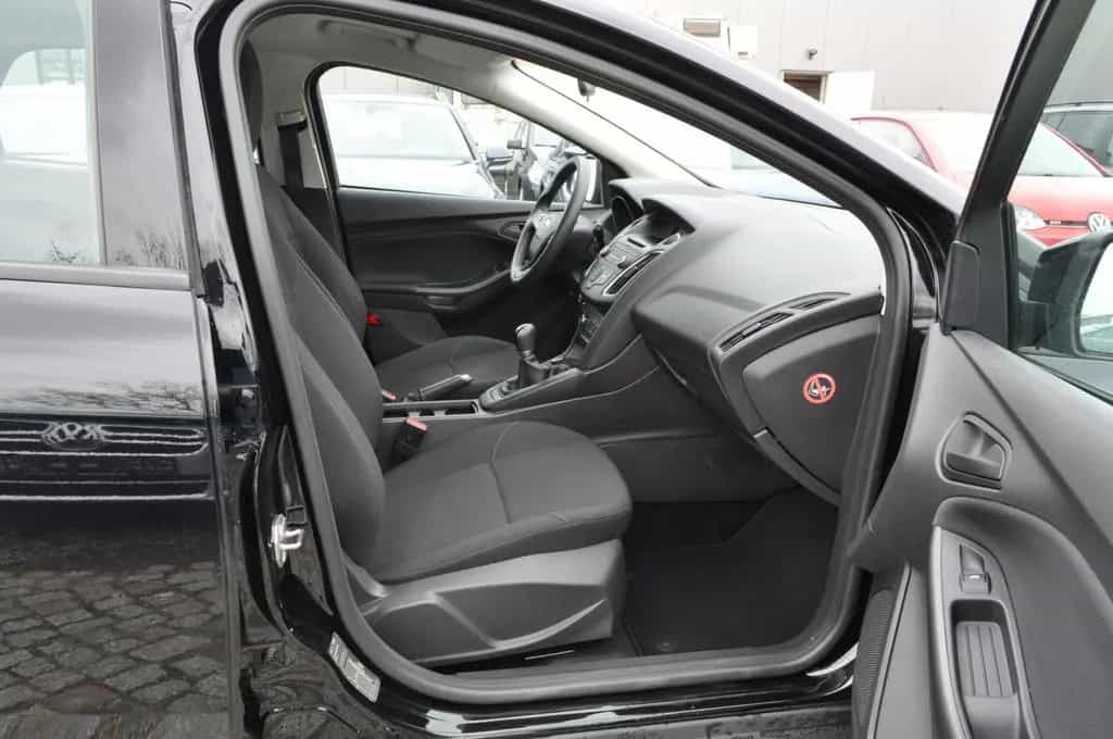 Ford Focus Turnier Ambiente S-HEFT/1. HAND/KLIMA 10/2016-photo-8