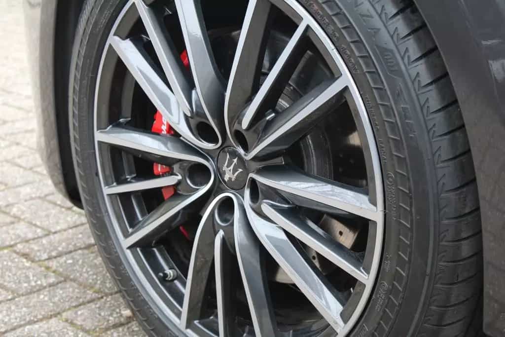 Maserati Ghibli 3.0 V6 Automatik - Dach - Leder - Xenon 08/2016-photo-10