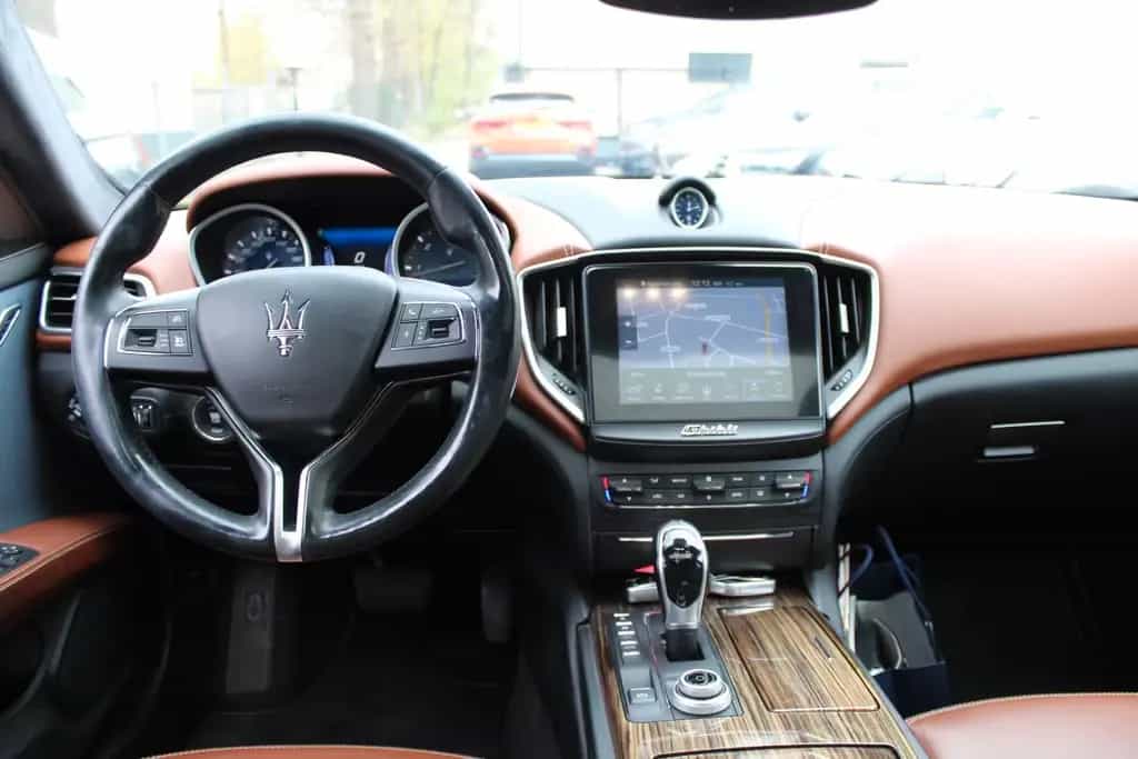 Maserati Ghibli 3.0 V6 Automatik - Dach - Leder - Xenon 08/2016-photo-13