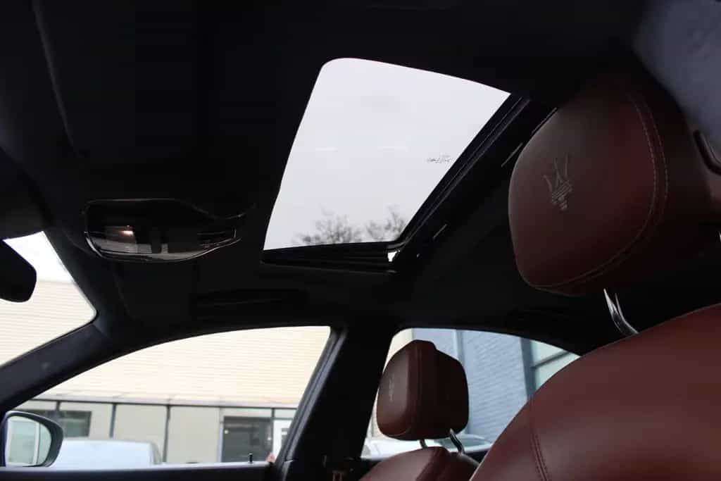 Maserati Ghibli 3.0 V6 Automatik - Dach - Leder - Xenon 08/2016-photo-5