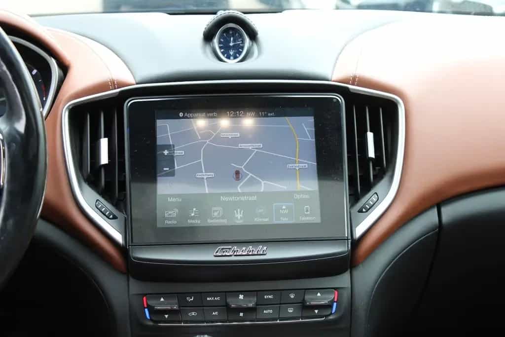 Maserati Ghibli 3.0 V6 Automatik - Dach - Leder - Xenon 08/2016-photo-9