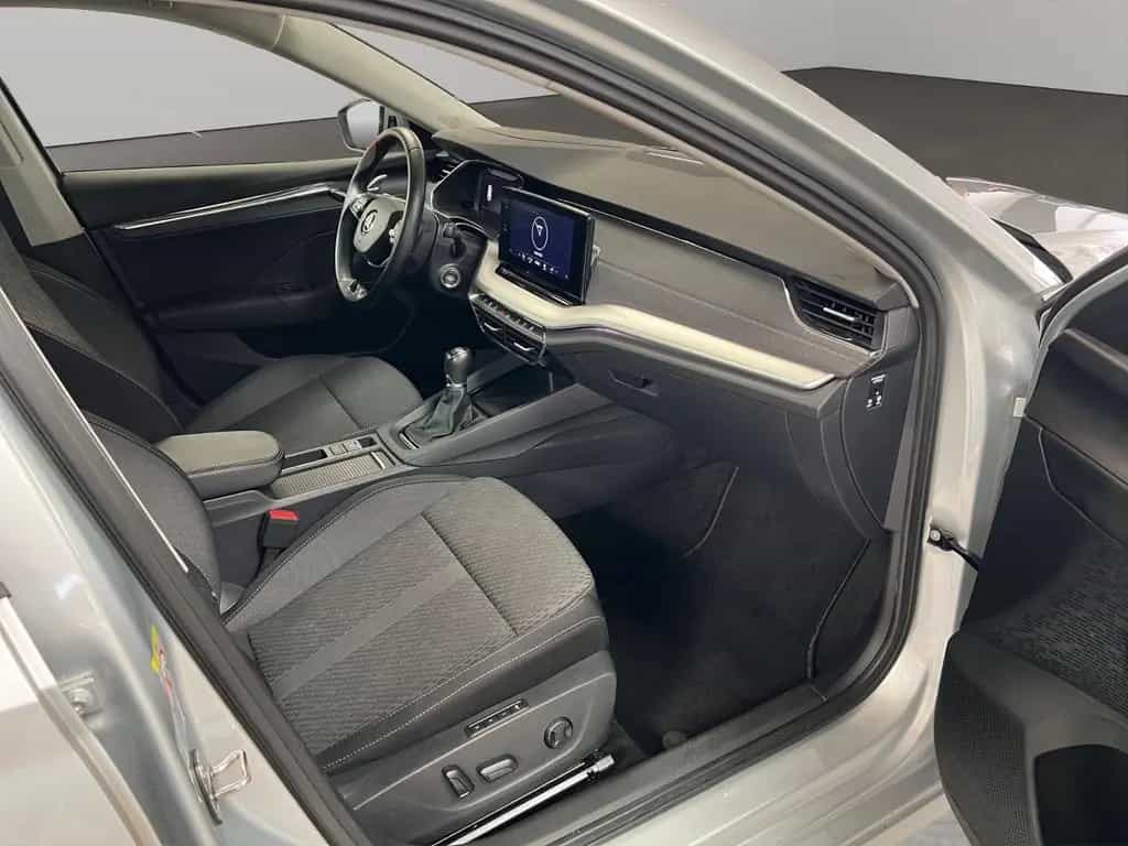 Skoda Octavia Combi SCHECKHEFT/NAVI/KAMERA/TÜV NEU 04/2021-photo-10