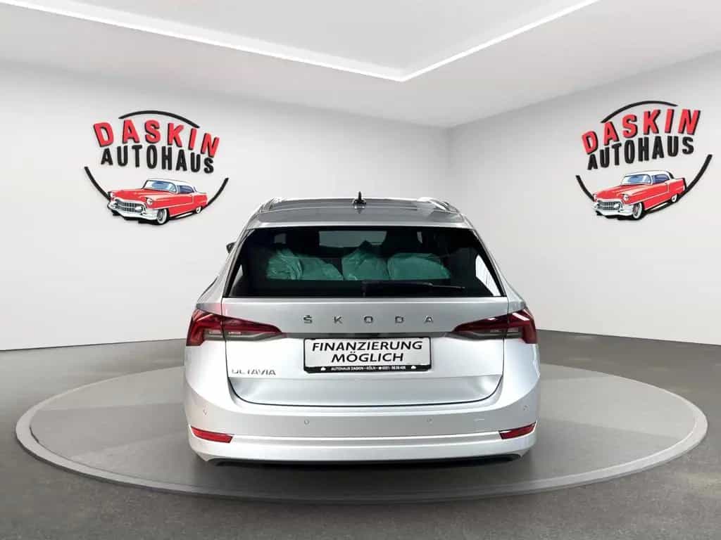 Skoda Octavia Combi SCHECKHEFT/NAVI/KAMERA/TÜV NEU 04/2021-photo-4