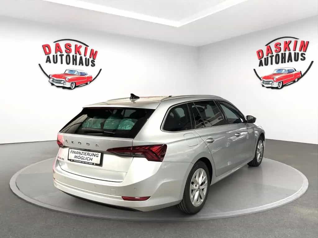 Skoda Octavia Combi SCHECKHEFT/NAVI/KAMERA/TÜV NEU 04/2021-photo-5