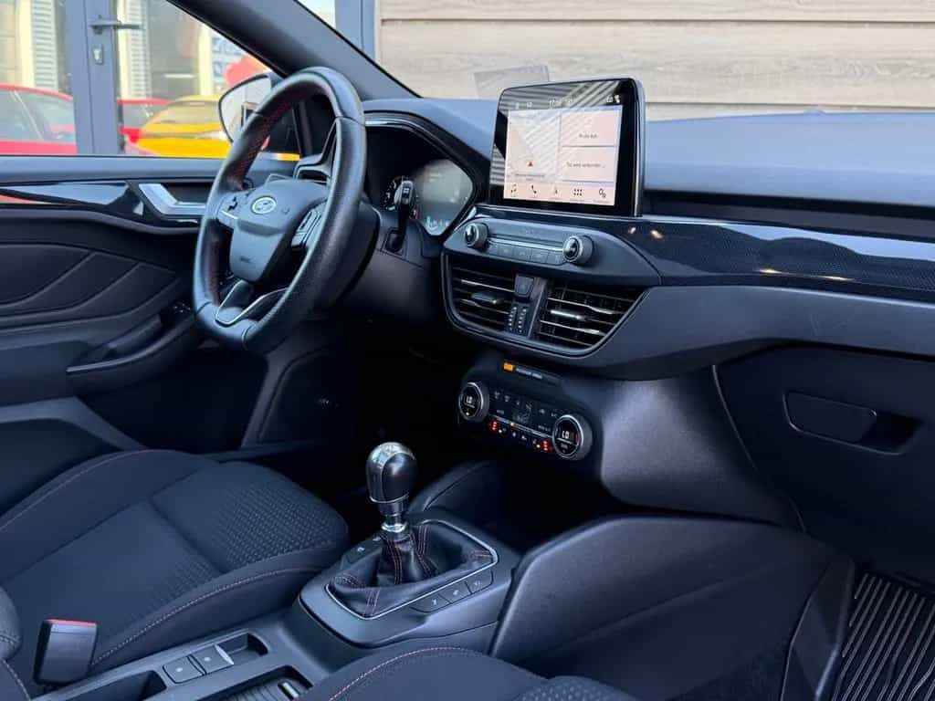 Ford Focus Lim. ST-Line*CAM*PANO*HEAD-UP* 10/2018-photo-10