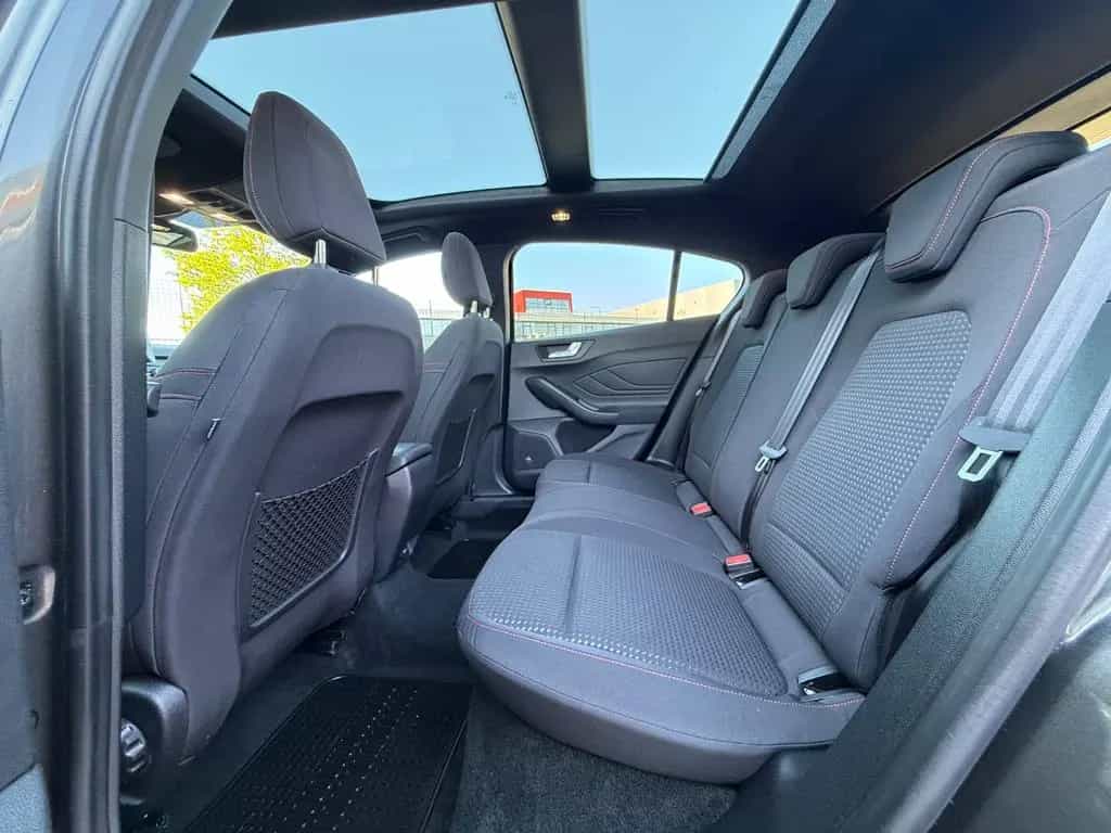Ford Focus Lim. ST-Line*CAM*PANO*HEAD-UP* 10/2018-photo-14