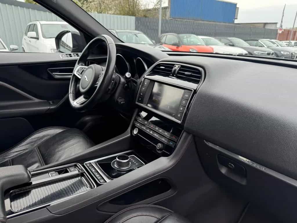 Jaguar F-Pace F-PACE *PRESTIGE*DEFEKT*LÄUFT UNRUHIG 08/2017-photo-17