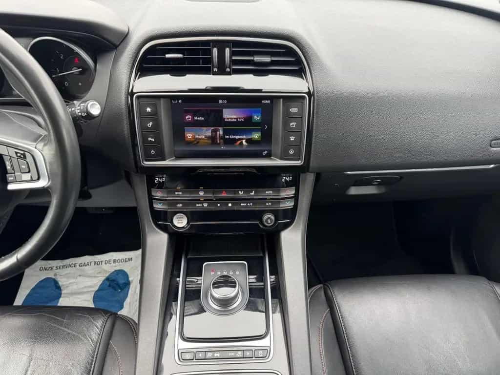 Jaguar F-Pace F-PACE *PRESTIGE*DEFEKT*LÄUFT UNRUHIG 08/2017-photo-19
