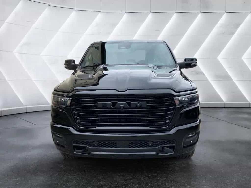 Dodge RAM 1500 Laramie Night Premium Crew Cab HUD AHK null-photo-2