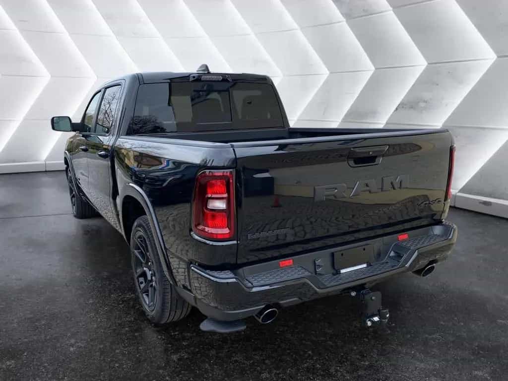 Dodge RAM 1500 Laramie Night Premium Crew Cab HUD AHK null-photo-6
