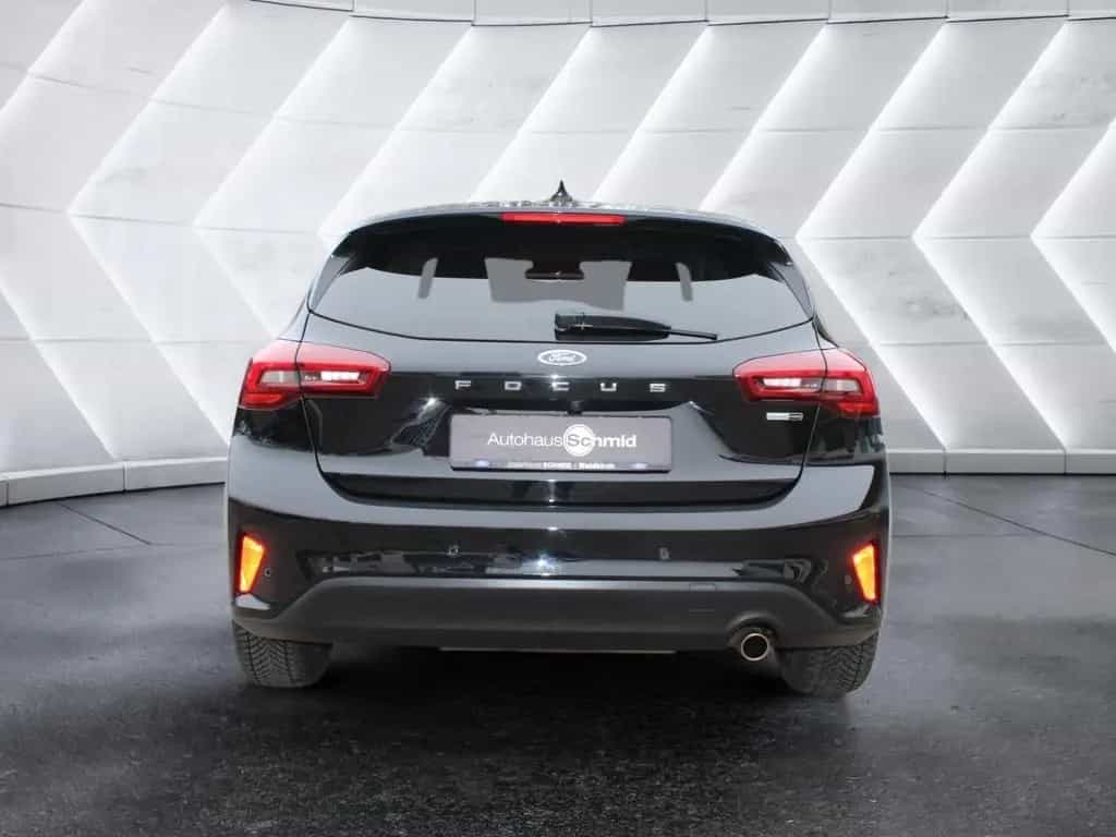 Ford Focus Limo. Titanium - Winterpaket 04/2022-photo-3