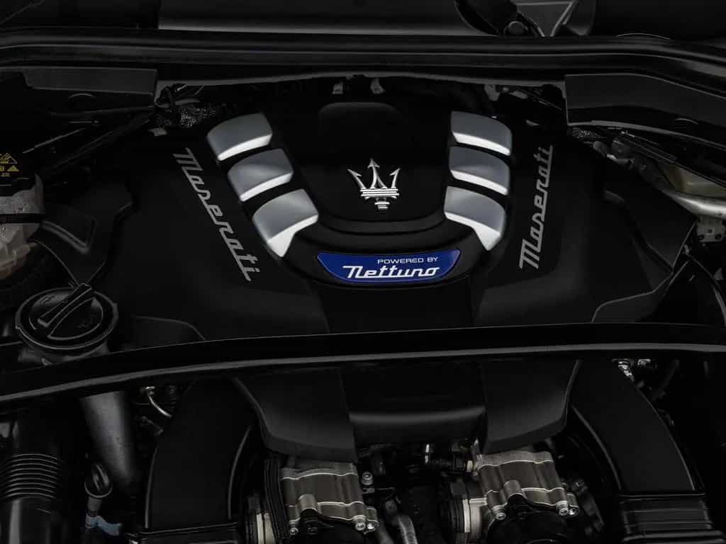 Maserati Grecale Trofeo 1. HAND + DEUTSCH + WENIG KM 07/2023-photo-27