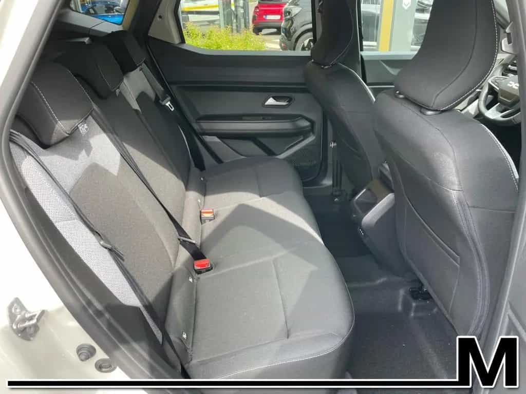 Dacia Duster Journey Mild Hybrid 140 + Winter-Plus-Pak 01/2026-photo-4