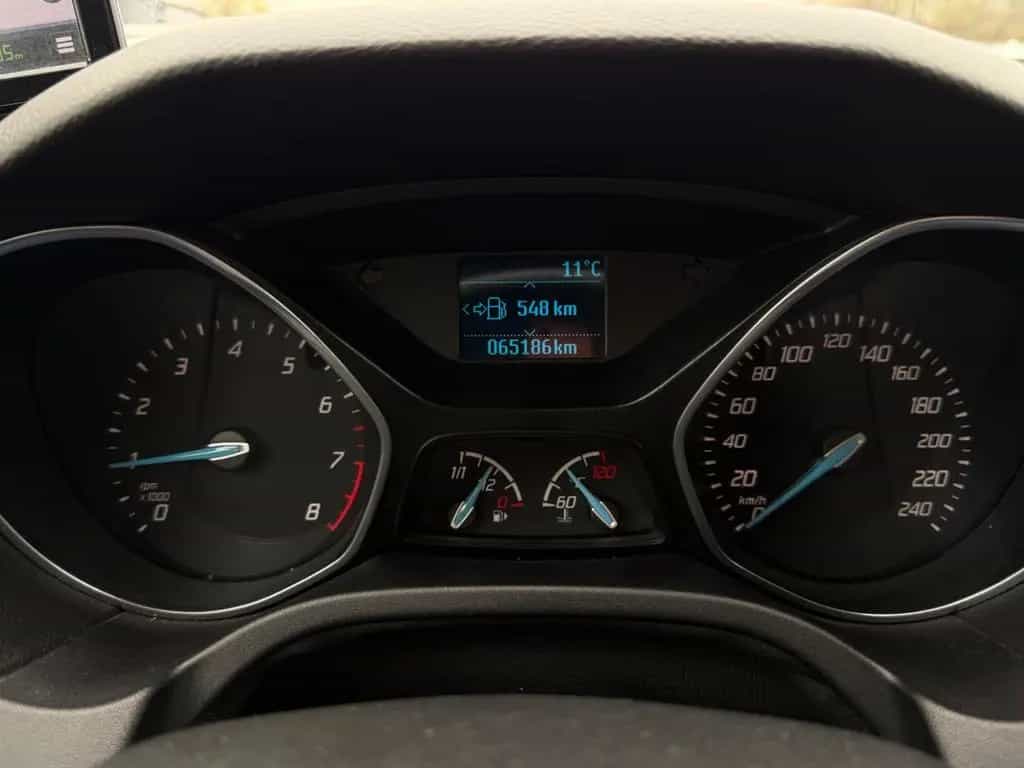 Ford Focus Turnier Sync Edition| Wenig-Km| EcoBoost 04/2014-photo-12