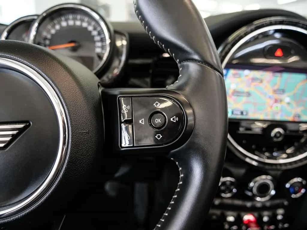 MINI Cooper Cabrio Cooper Younique Trim Nav LED RFK+PDC Shz 18" 01/2022-photo-18